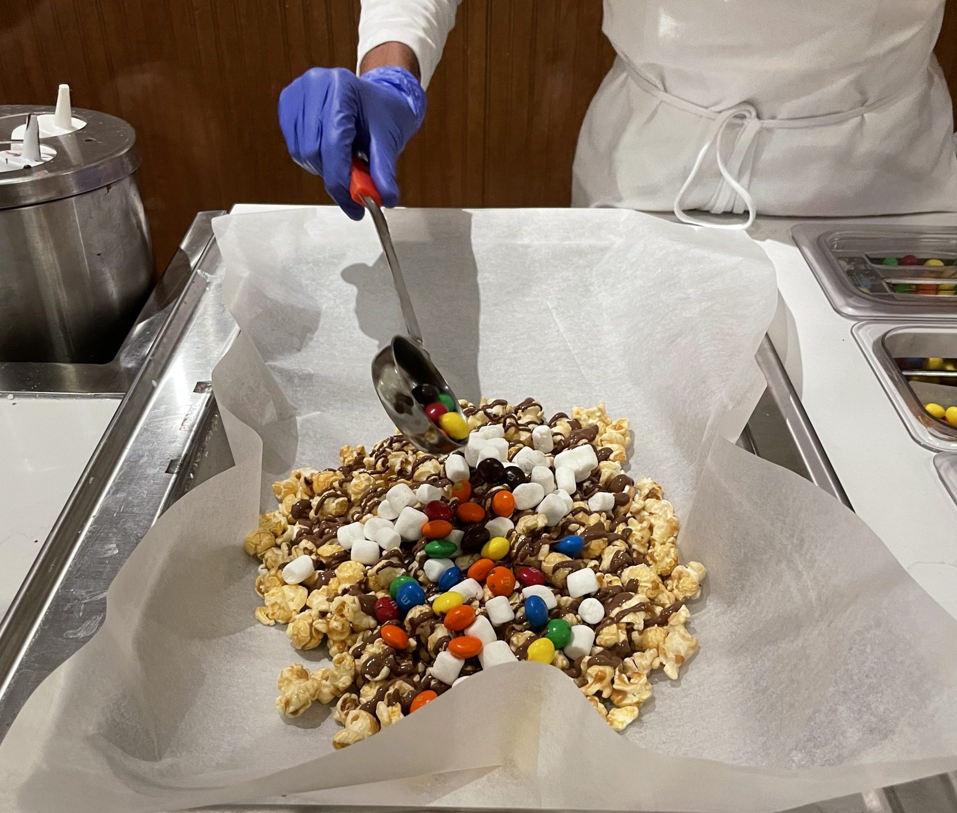 Make Your Own Popcorn Mix At Magic Kingdom S Main Street Confectionery