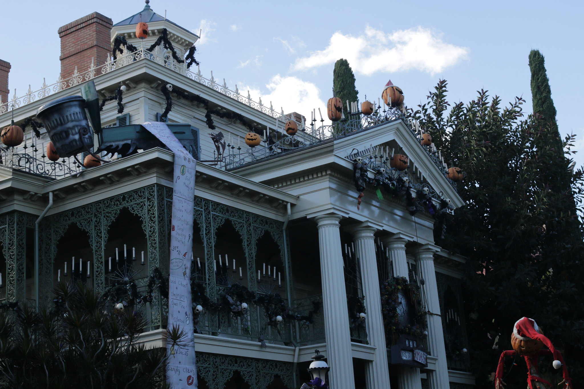 Haunted Mansion The History Behind The Attraction Dvc Shop