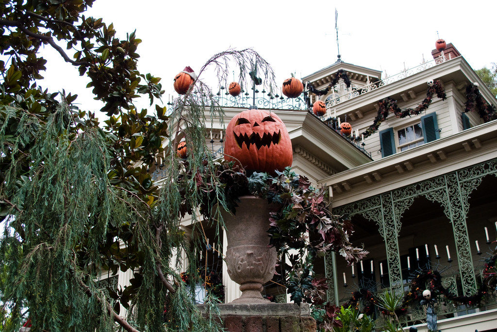 Haunted Mansion Holiday - Disneyland, California & Tokyo Disneyland