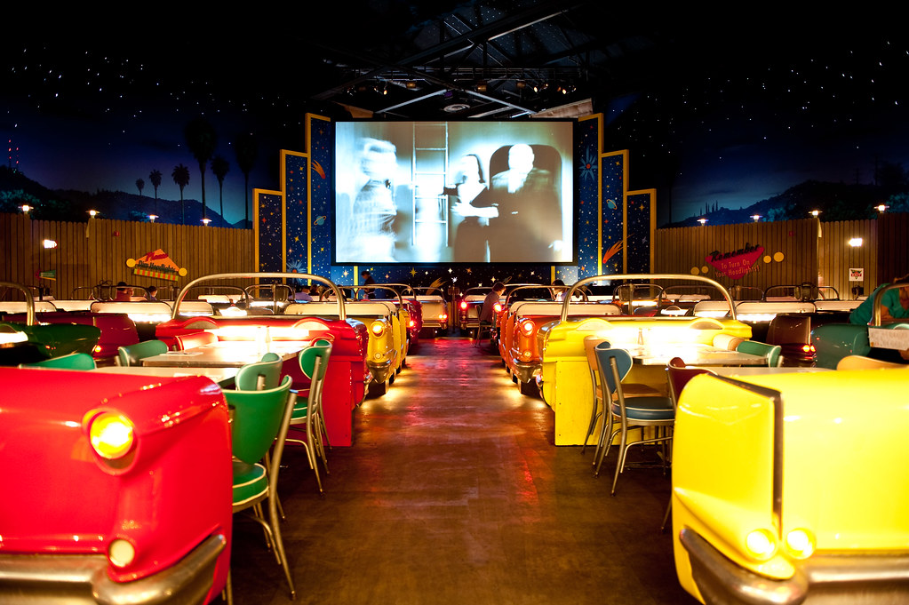 families enjoying a dinner reservation