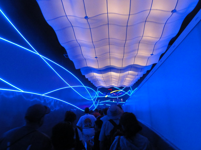 epcot soarin' around the world attraction overview