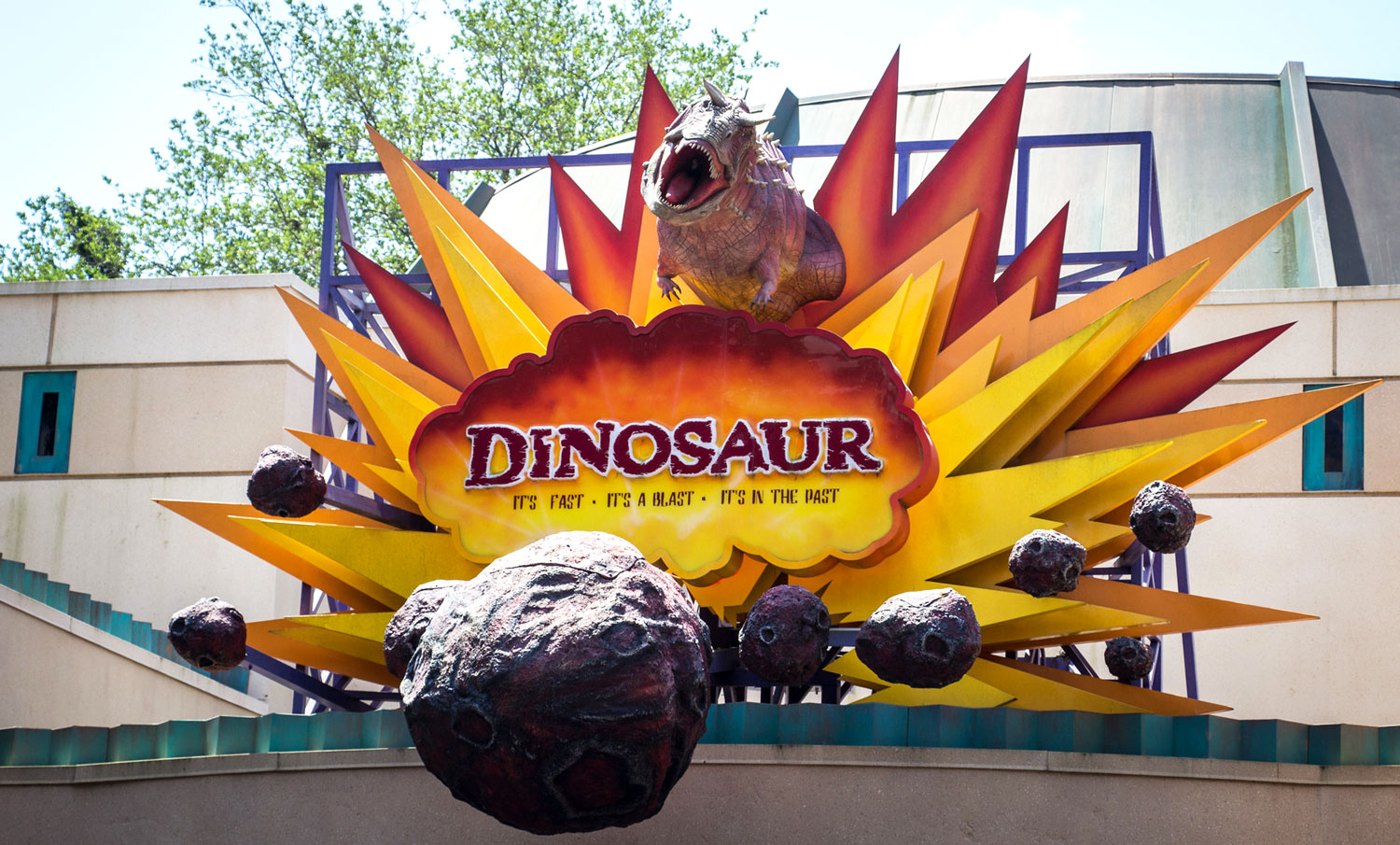 where to see dinosaurs at disneys animal kingdom