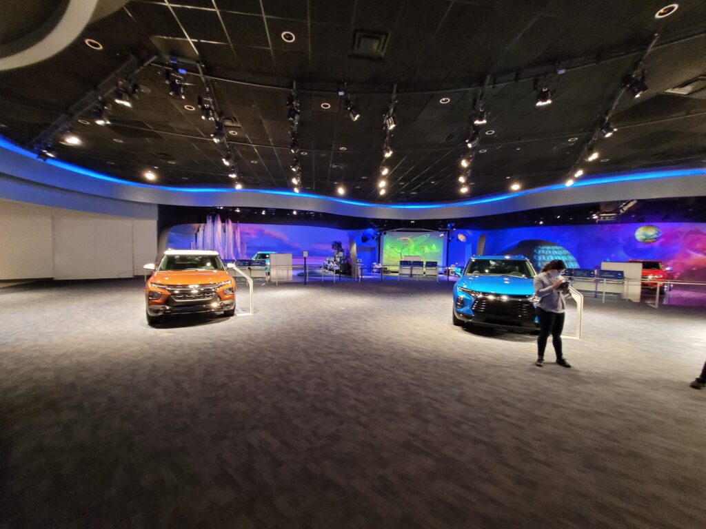 Sala de exhibición de Chevrolet - Atracción después de la pista de prueba