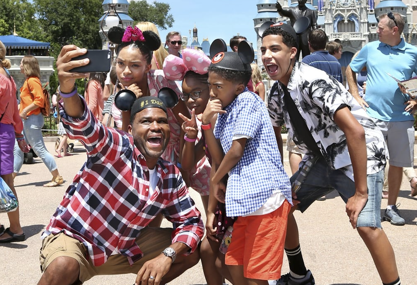 Black-ish TV sitcom filmed an espisode at the Disney Parks.