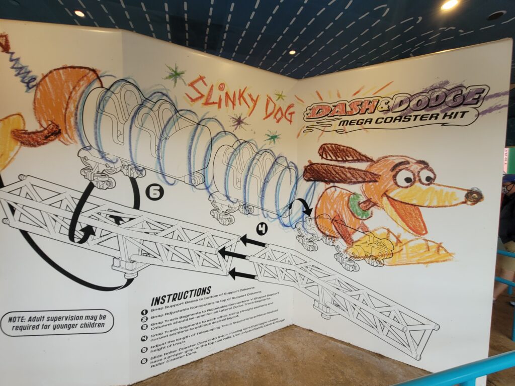 Dash & Dodge Mega Coaster Kit Mural in Slinky Dog Dash Queue