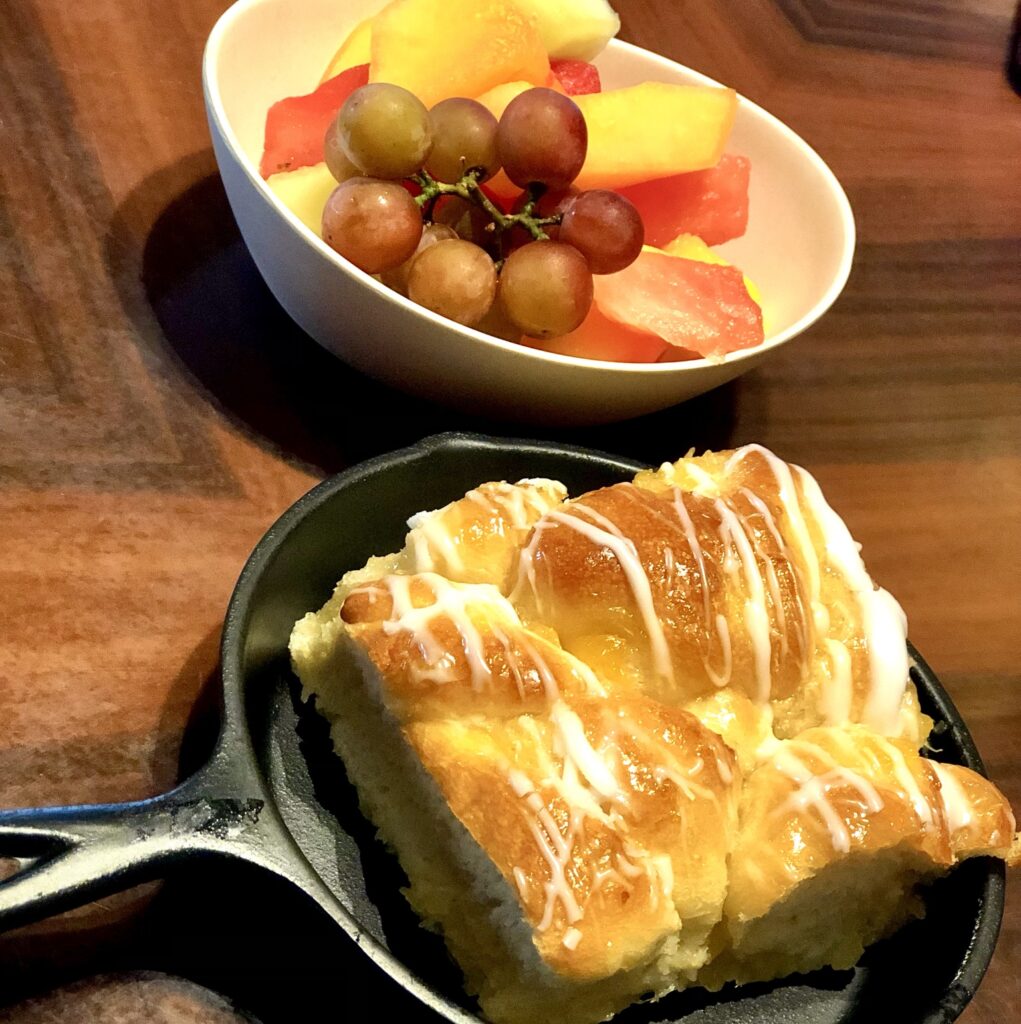 Comida al estilo familiar en 'Ohana en Disney's Polynesian Resort