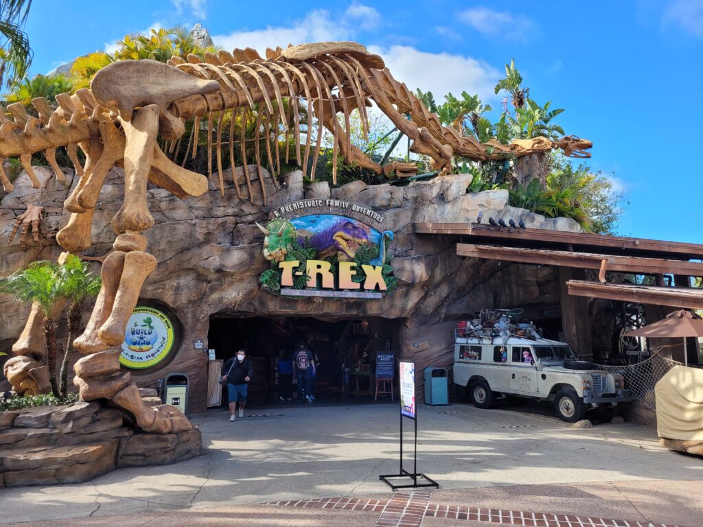 Entrada de T-REX en Disney Springs