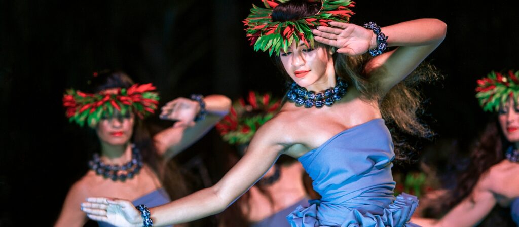 Bailarina de KA WA'A Lu'au en Disney's Aulani Resort