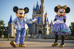 Atuendos del 50 aniversario de Mickey y Minnie