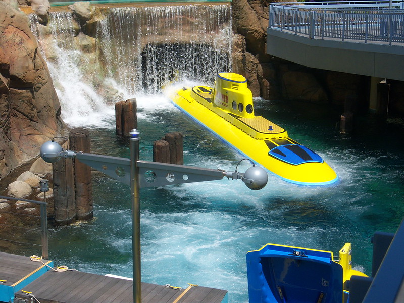 Finding Nemo Submarine Voyage Overview Disneyland Attractions Dvc Shop