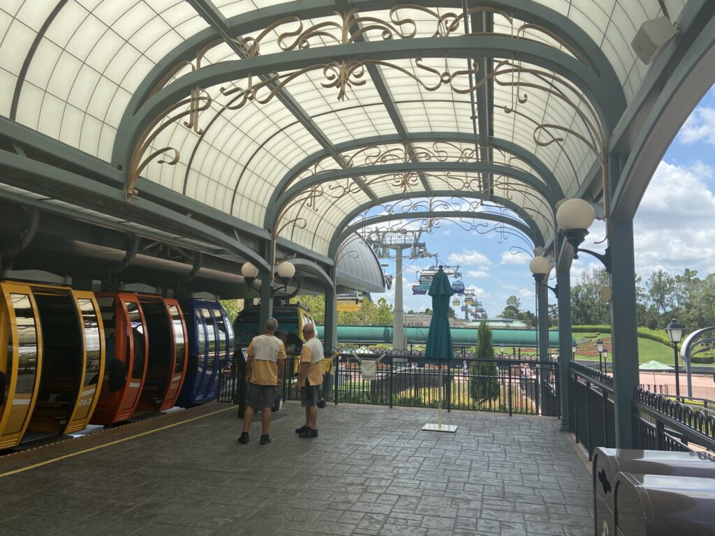 Estación EPCOT Skyliner - Disney World