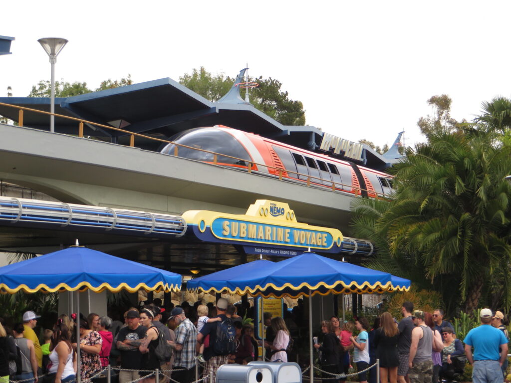 Viaje submarino Nemo - Disneyland, CA