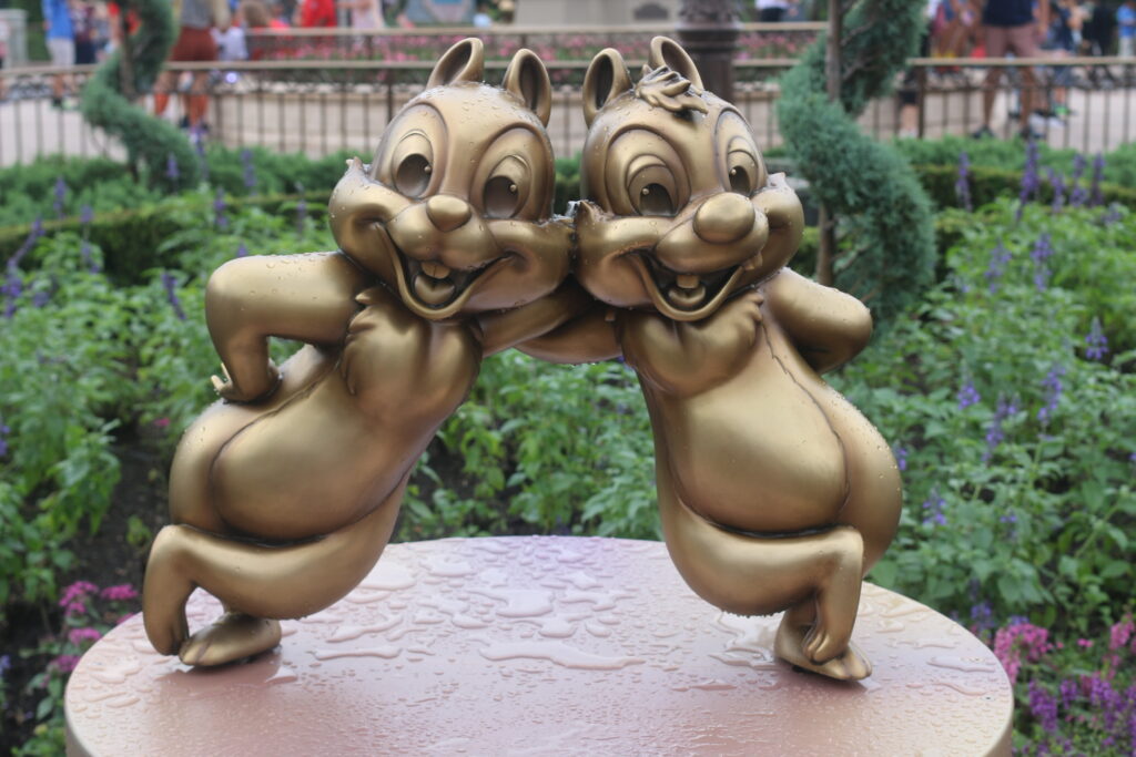 Chip and Dale statue at Walt Disney World 50th