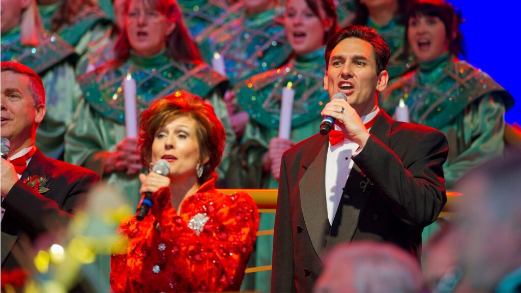 Live Performance from the Candlelight Processional at Epcot