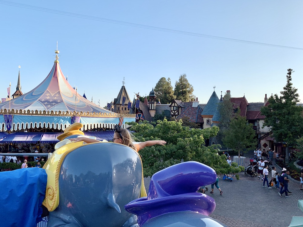 Dumbo el elefante volador en Disneyland 