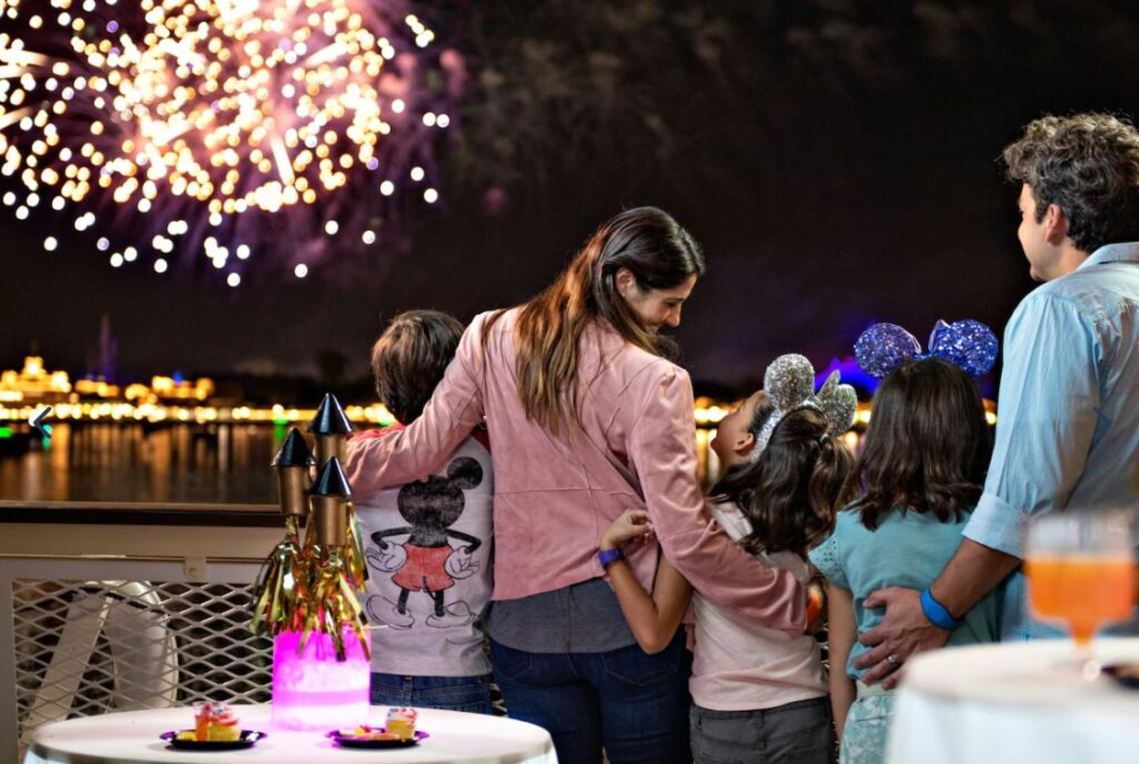 Fiesta de postres con fuegos artificiales de Disney