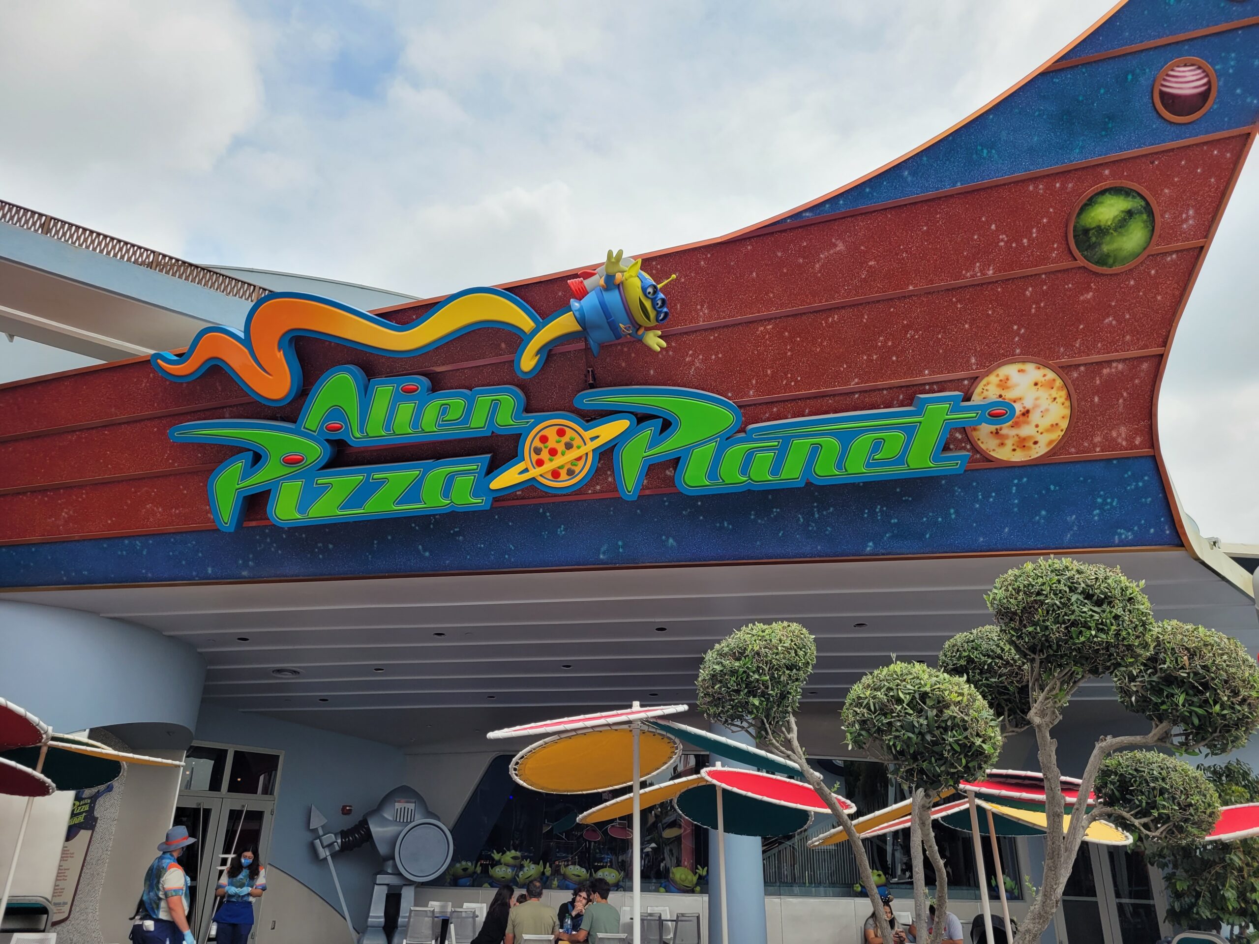 Descripci n General De Alien Pizza Planet Restaurantes En El Parque
