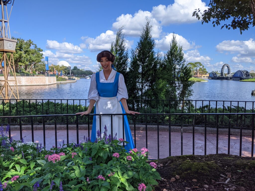 Belle en el Pabellón de Francia de Epcot