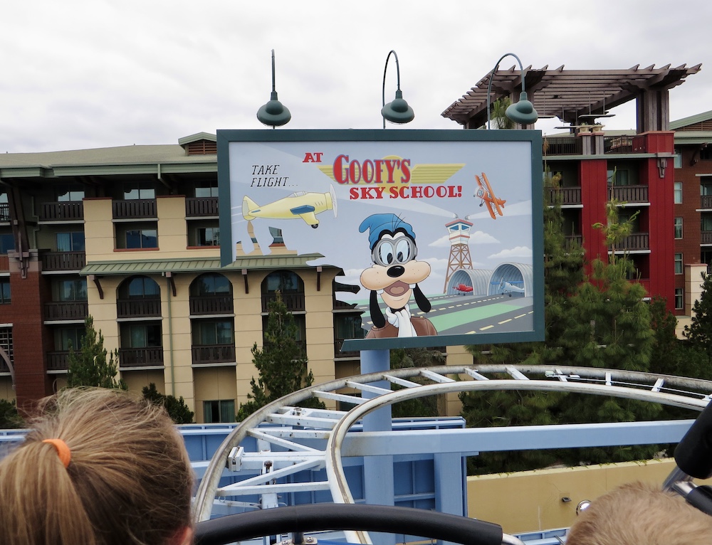 Escuela Goofy Sky de Disneylandia