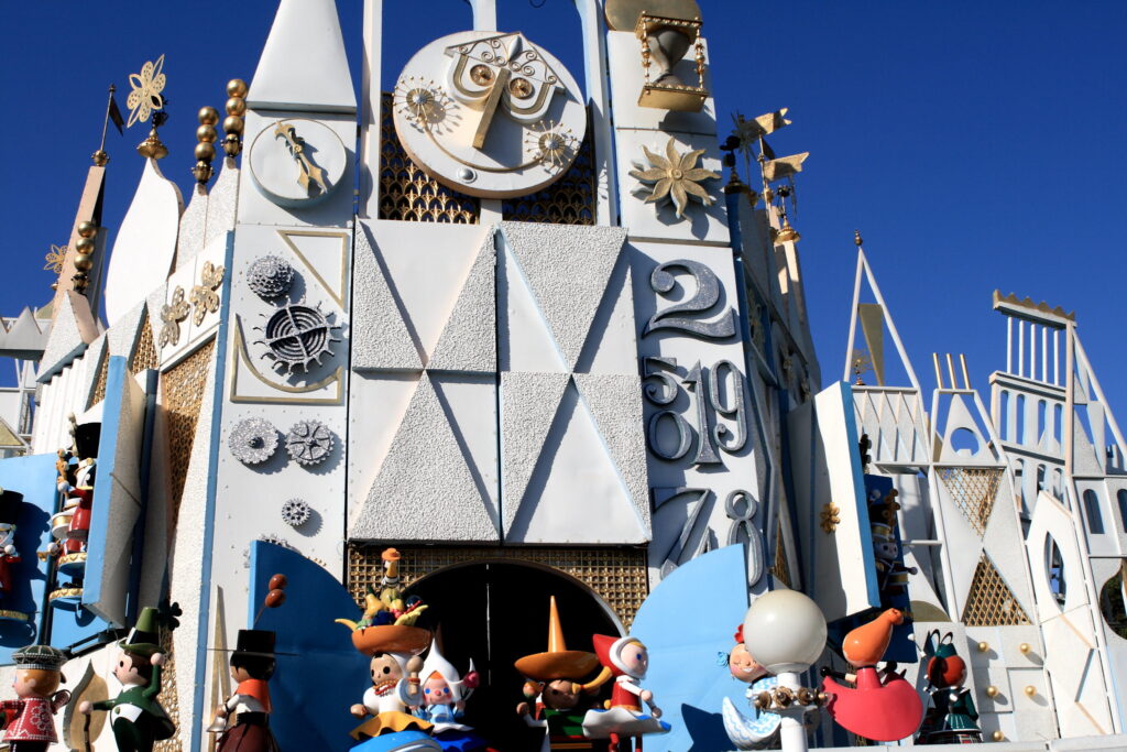 Disneyland es un pequeño reloj mundial