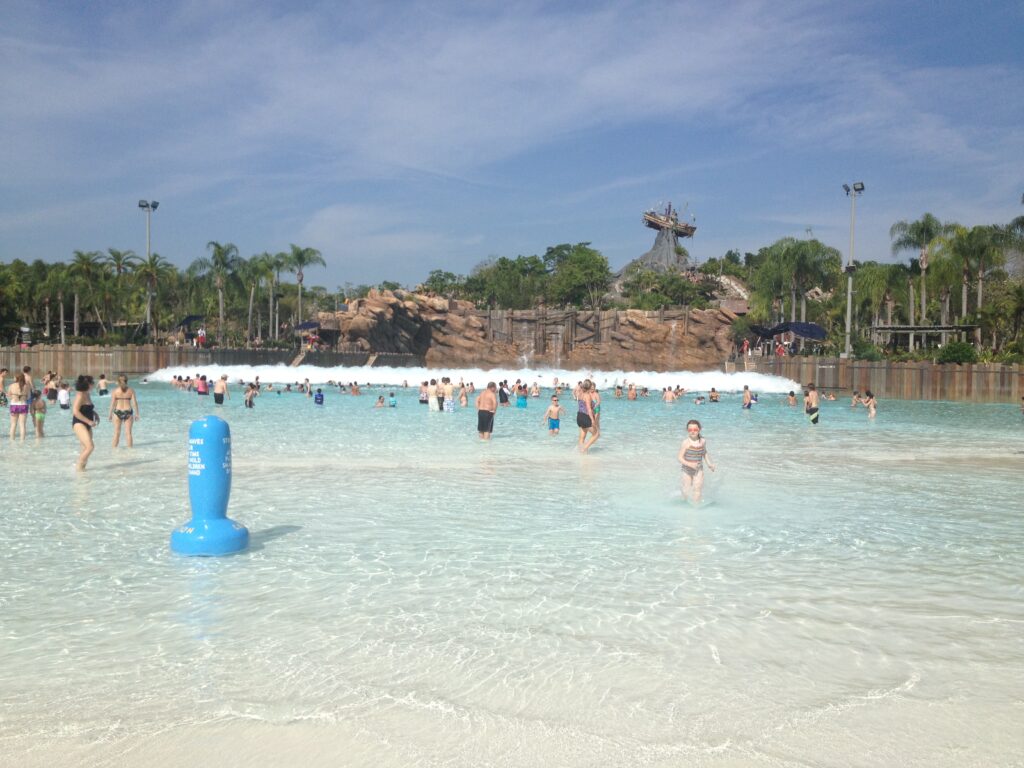 Piscina de olas Typhoon Lagoon Disney