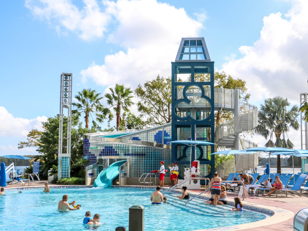 Piscina del lago de la bahía de Disney