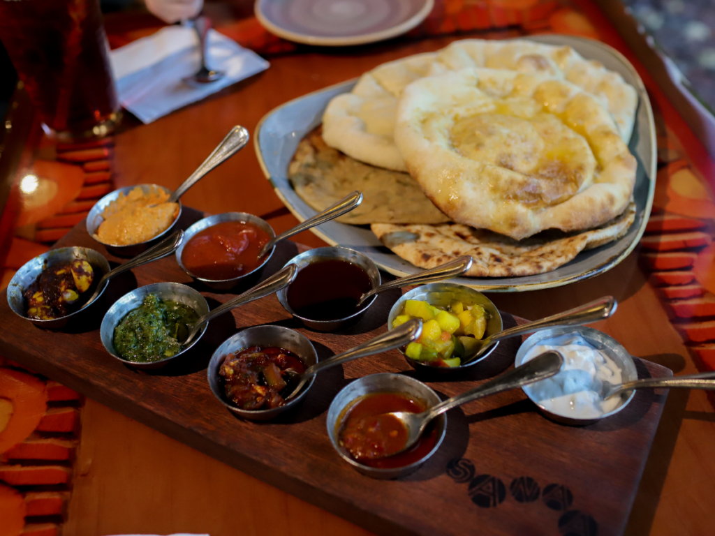 Indian-style Bread Service Sanaa