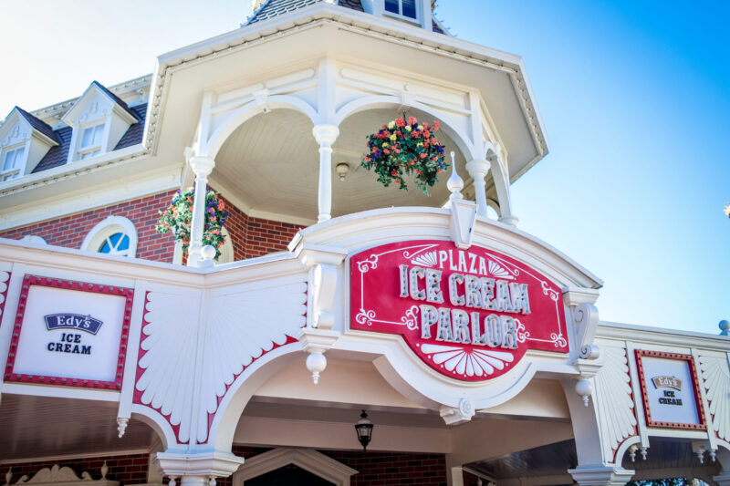 Review: Plaza Ice Cream Parlor at Disney World's Magic Kingdom 