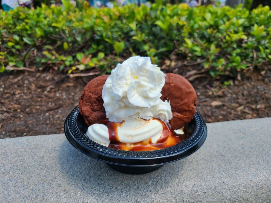 Brownie Ice Cream Sundae de Auntie Gravity's Galactic Goodies en Magic Kingdom