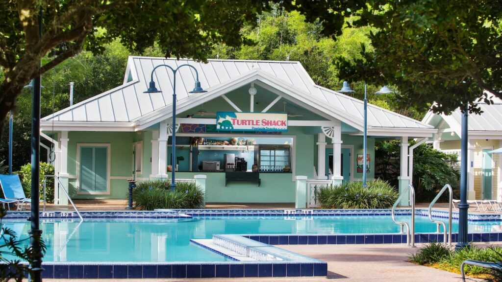 Piscina y snack bar de Old Key West