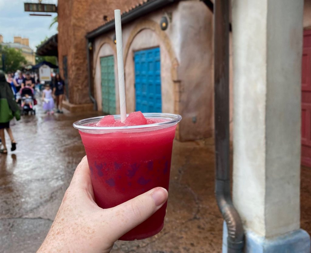 Granizado de cítricos y granada de Oasis Sweets and Sips EPCOT