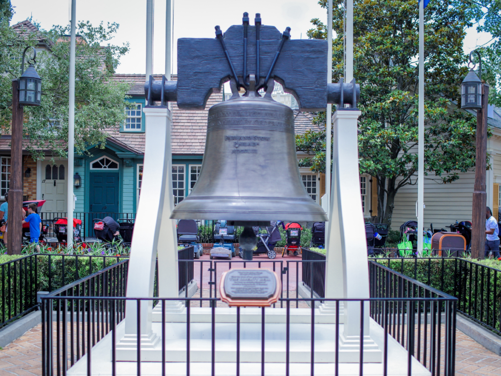 Campana de la Plaza de la Libertad de Disney World