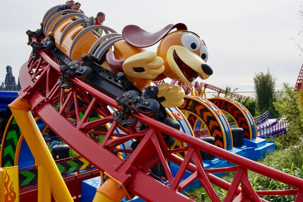 Carrera de perros furtivos de Disney World