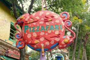 Pizzafari Disney Animal Kingdom