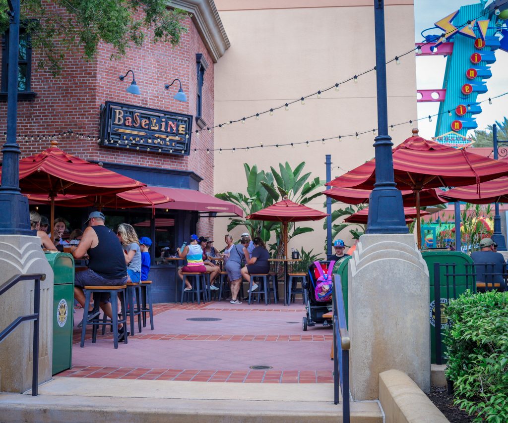 Baseline Tap House Overview Disney s Hollywood Studios Dining DVC Shop baseline-tap-house-overview-disney-s-hollywood-studios-dining-dvc-shop