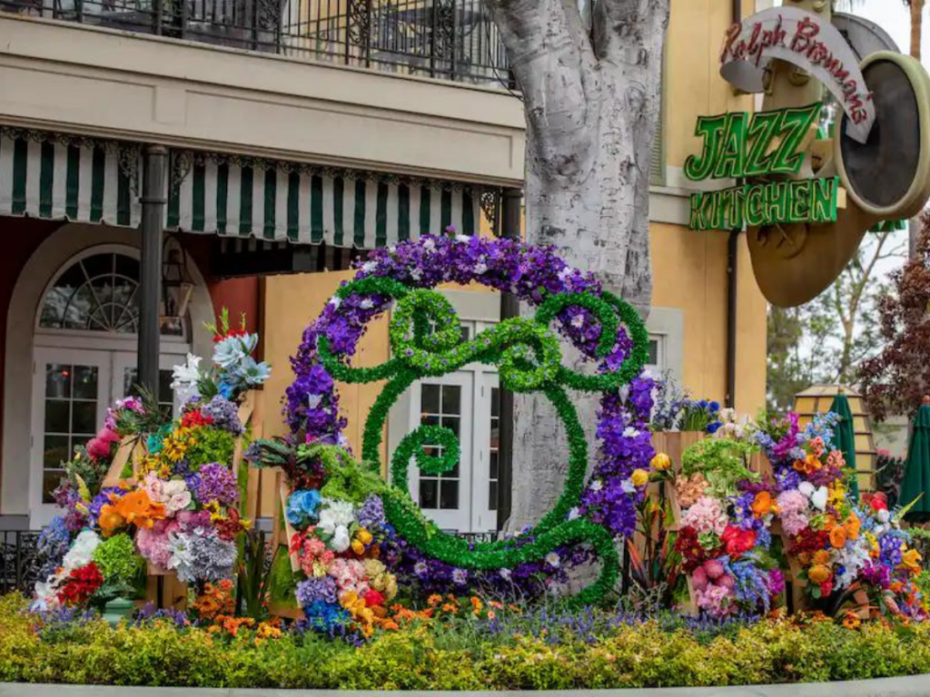 Encanto Win Floral Display