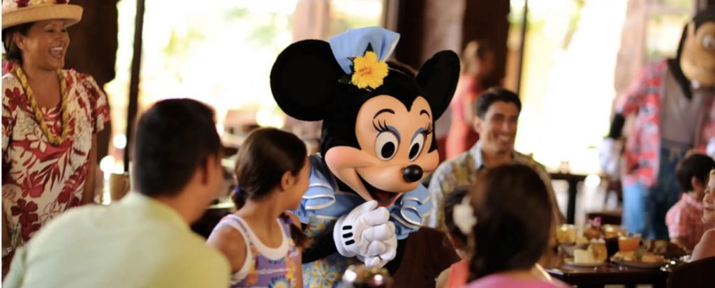 Minnie Mouse at Disney Aulani Character Dining