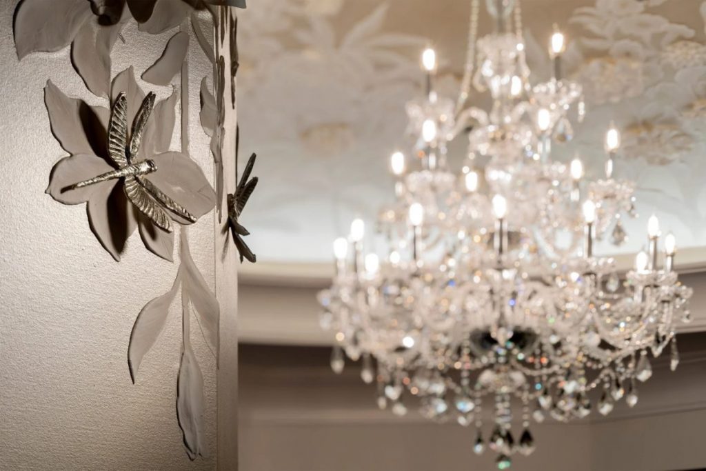 victoria-alberts-chandelier