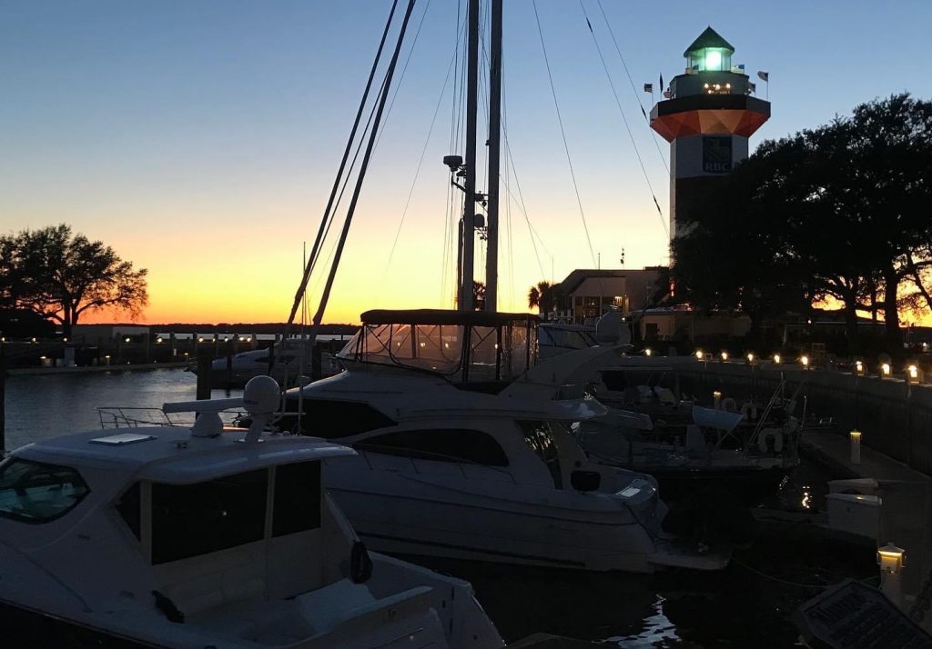 Faro de la ciudad portuaria