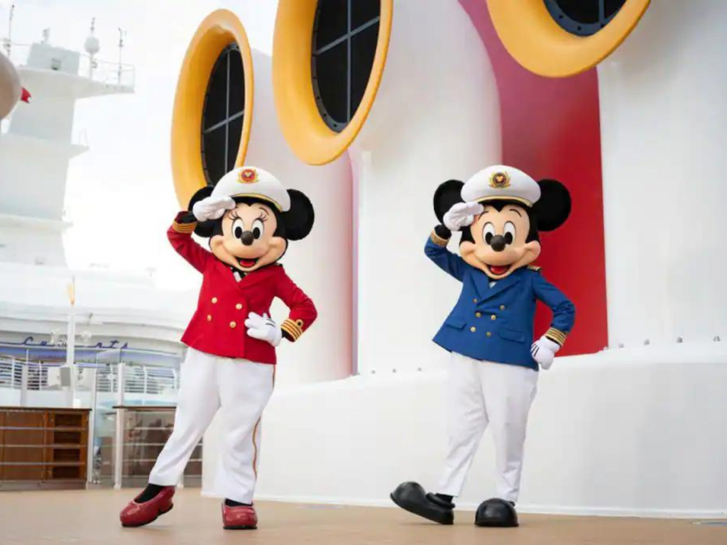 Mickey y Minnie's Captain Deck Disney Wish