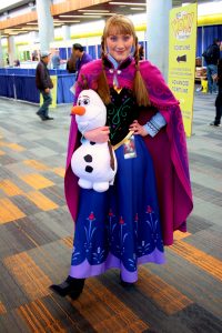 Frozen Anna Cosplay