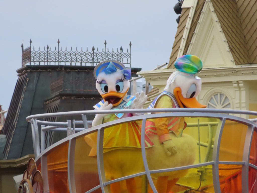 Daisy and Donald during the Dream... and Shine Brighter! show at Disneyland Paris
