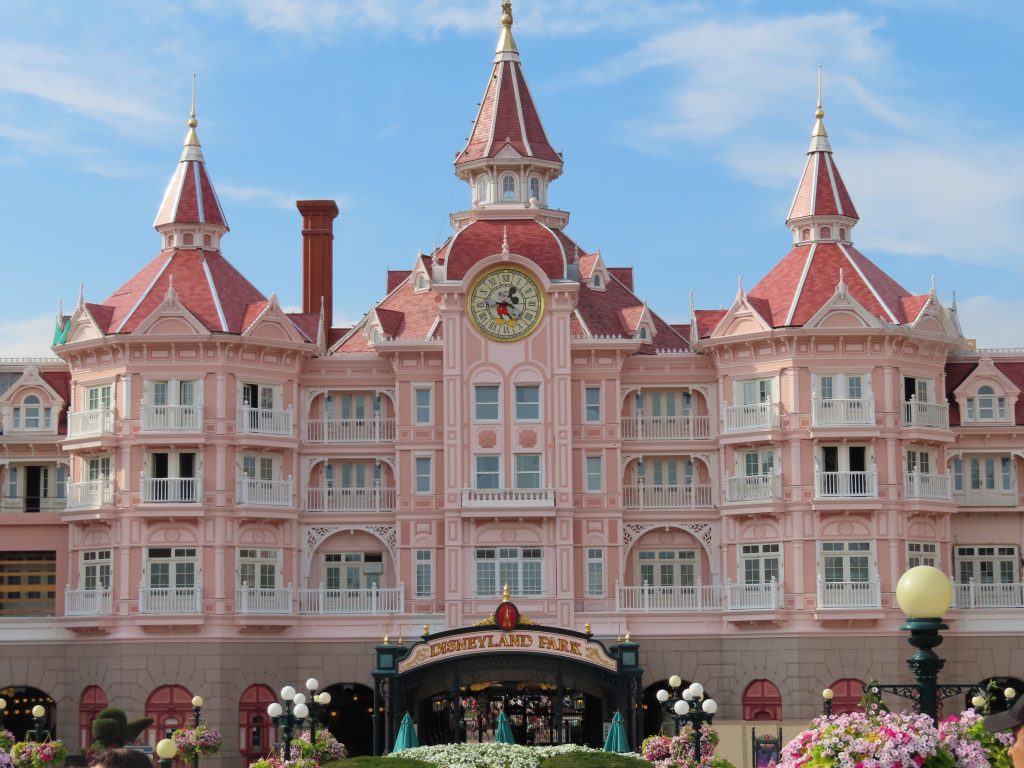 El hotel Disneyland en Disneyland París