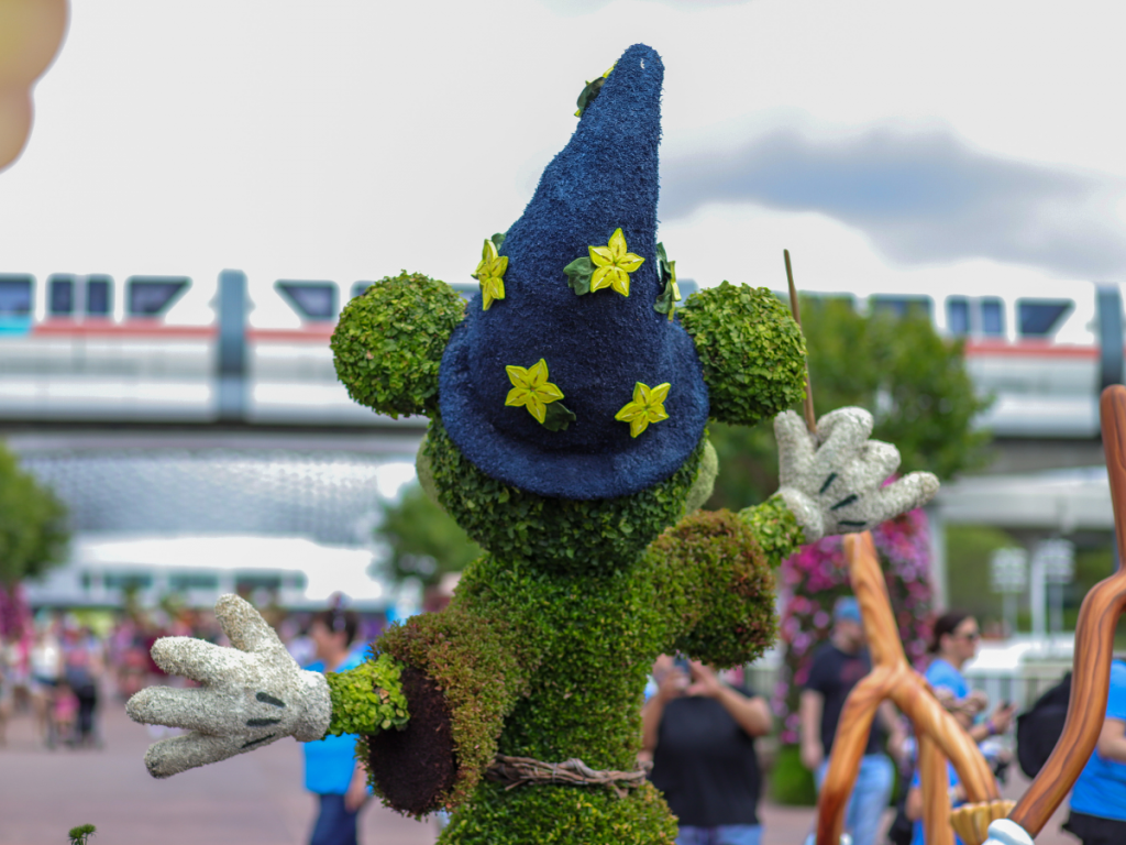 Disney World Mickey Topiary 