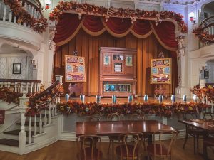 The Diamond Horseshoe dining room