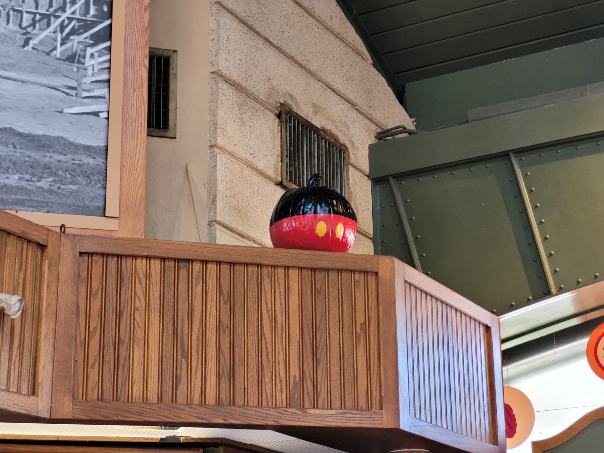 Pluto's Pumpkin Pursuit 2022 - Mickey Pumpkin