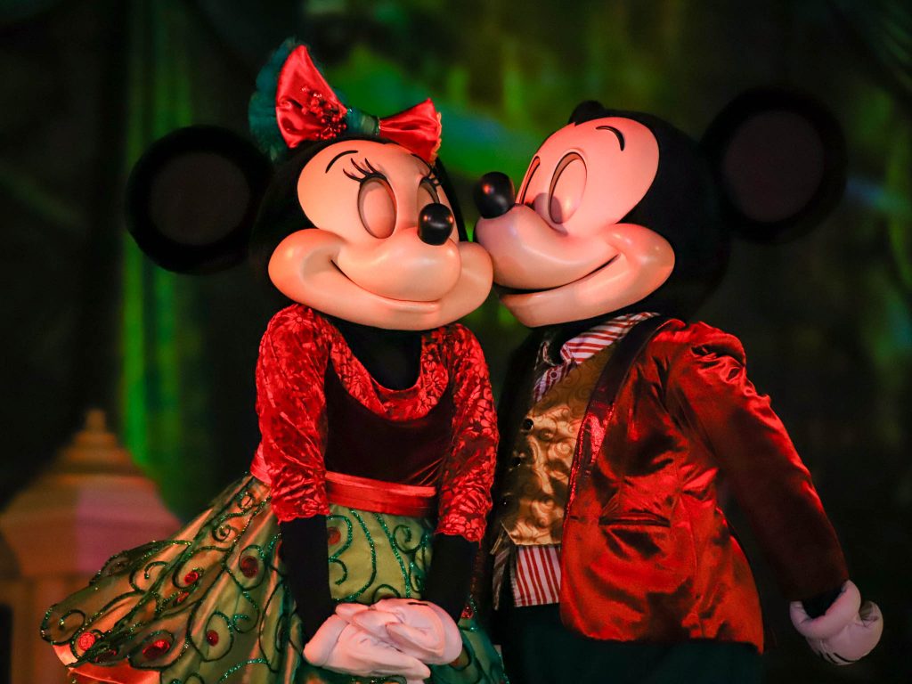 Mickey y Minnie en el espectáculo Mickey's Merriest Celebration