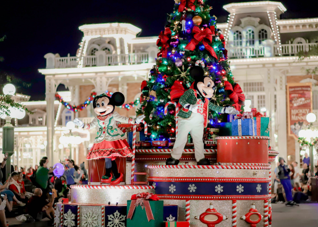 Minnie and Mickey in Mickey's Once Upon A Christmas Time Parade