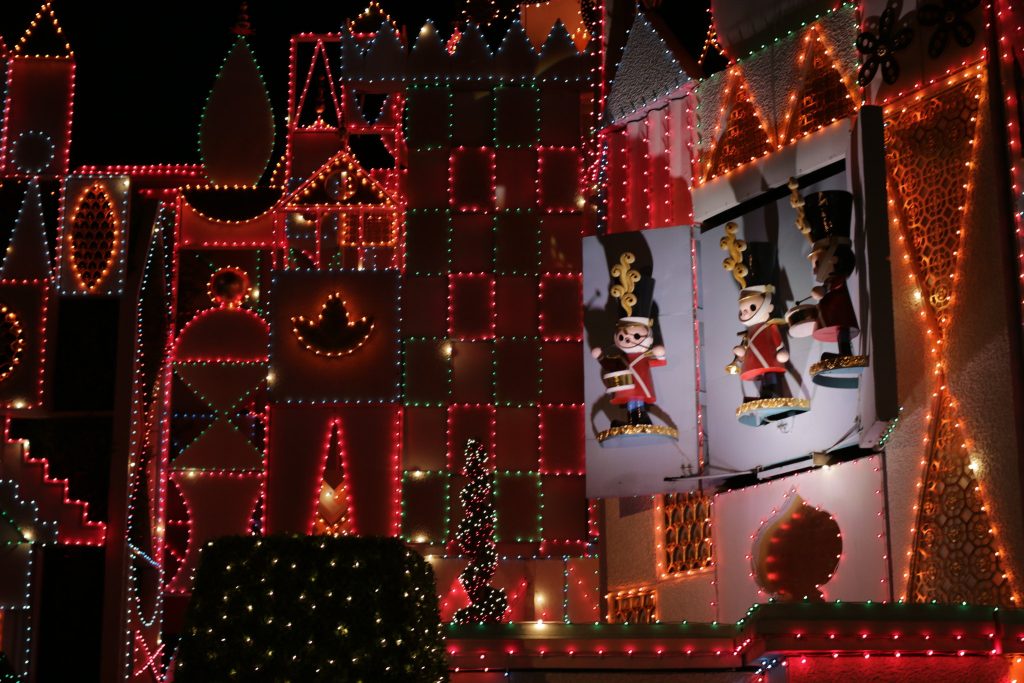 it's a small world Holiday decor