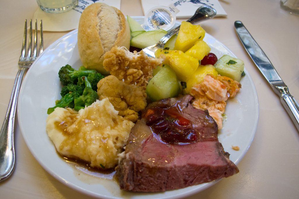 Dinner Plate at The Crystal Palace in Magic Kingdom